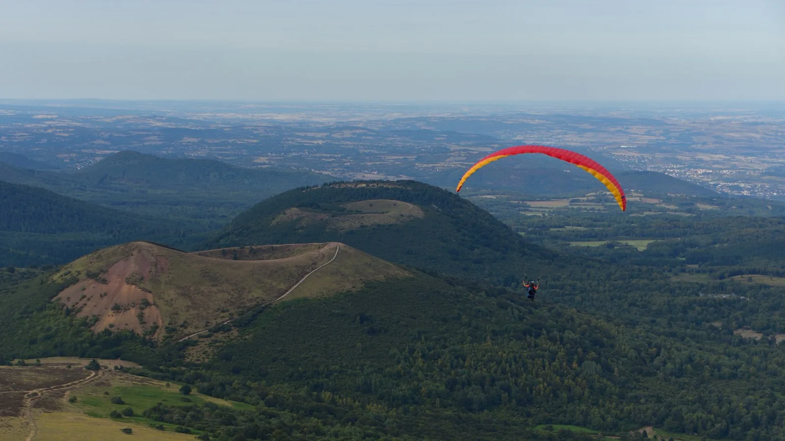 Parapente : voir les volcans d'en haut